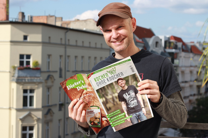 Interview Kochen ohne Knochen Das Vegane Magazin Justin P. Moore on the balcony